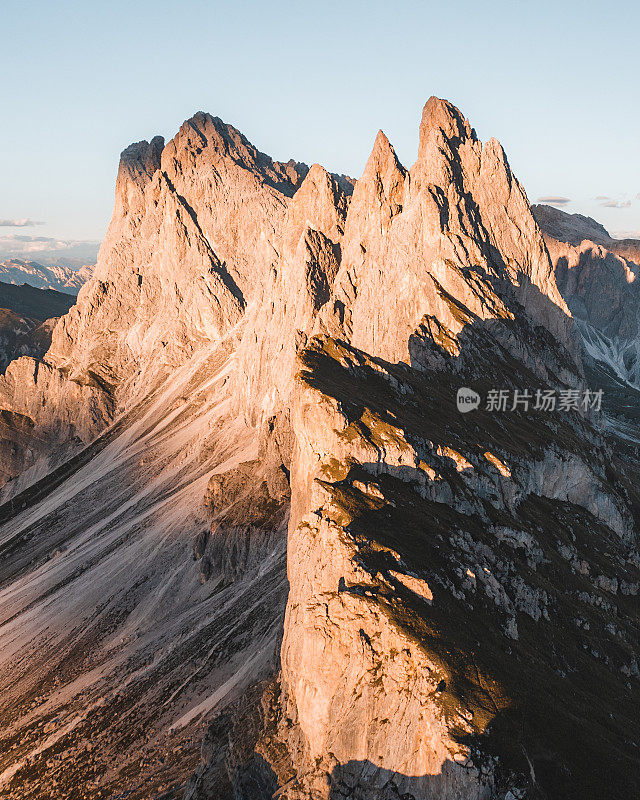 意大利Dolomites的Seceda Ridgeline